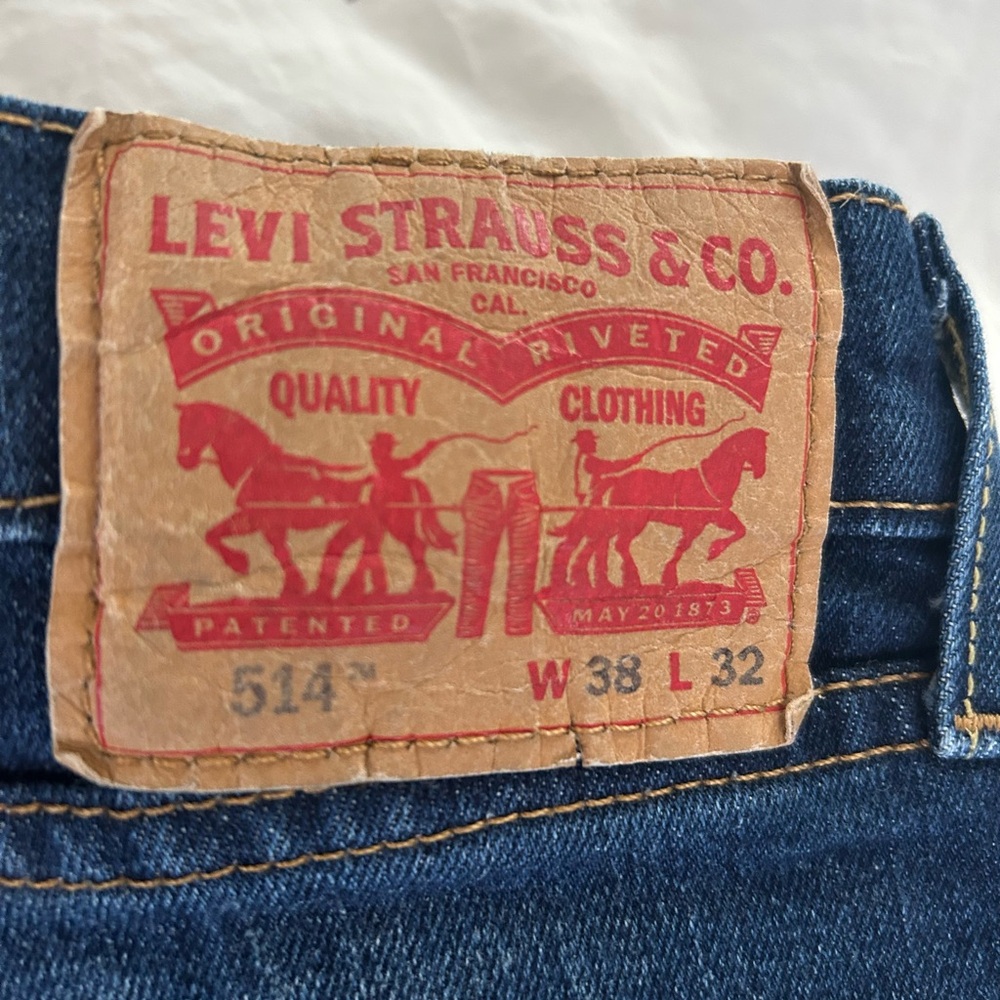 Men’s Levi 514 Slim Straight blue jeans. - Picture 3 of 7